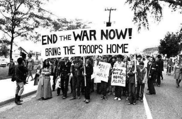 越南战争美国打了20年都没打赢，为啥宁愿撤军，也不使用原子弹？