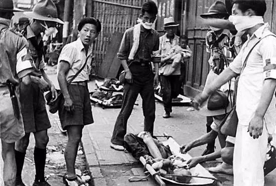 让世界人民心碎照片，日本人“是摆拍”，中国人“历史不容狡辩”