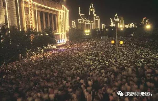 1980年代的中国高清彩色老照片，时代感极强也是一代人的回忆