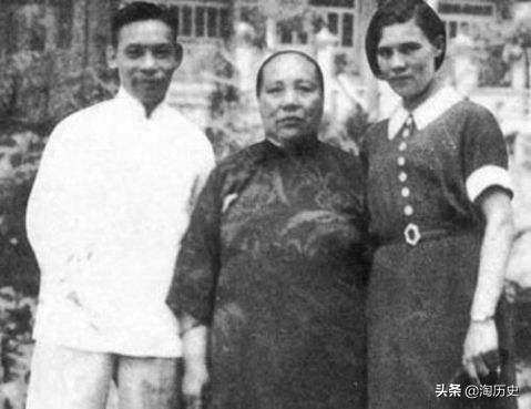 蒋介石大婚当天，因一举动成当地笑话，气得蒋母指着鼻子骂蒋介石